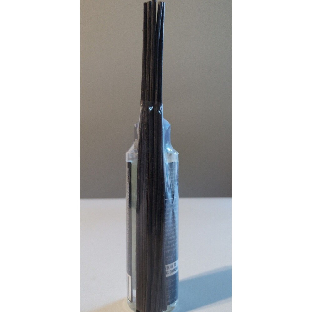 WoodWick Perfect Pear Reed Diffuser Refill 10 Reeds - Picture 3 of 4